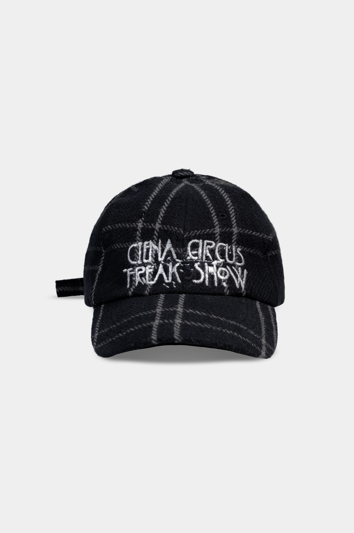 Bone Freak Show Dad Hat em xadrez preto, com o bordado branco Ciena Circus Freak Show na frente