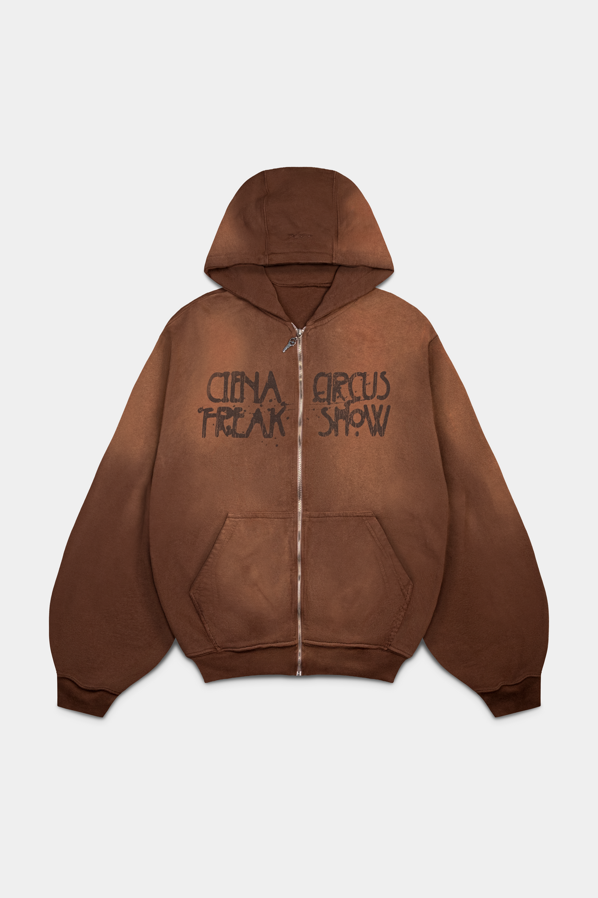 Moletom Mud Hoodie marrom com capuz e ziper deitado, com o lettering Ciena Circus Freak Show na frente