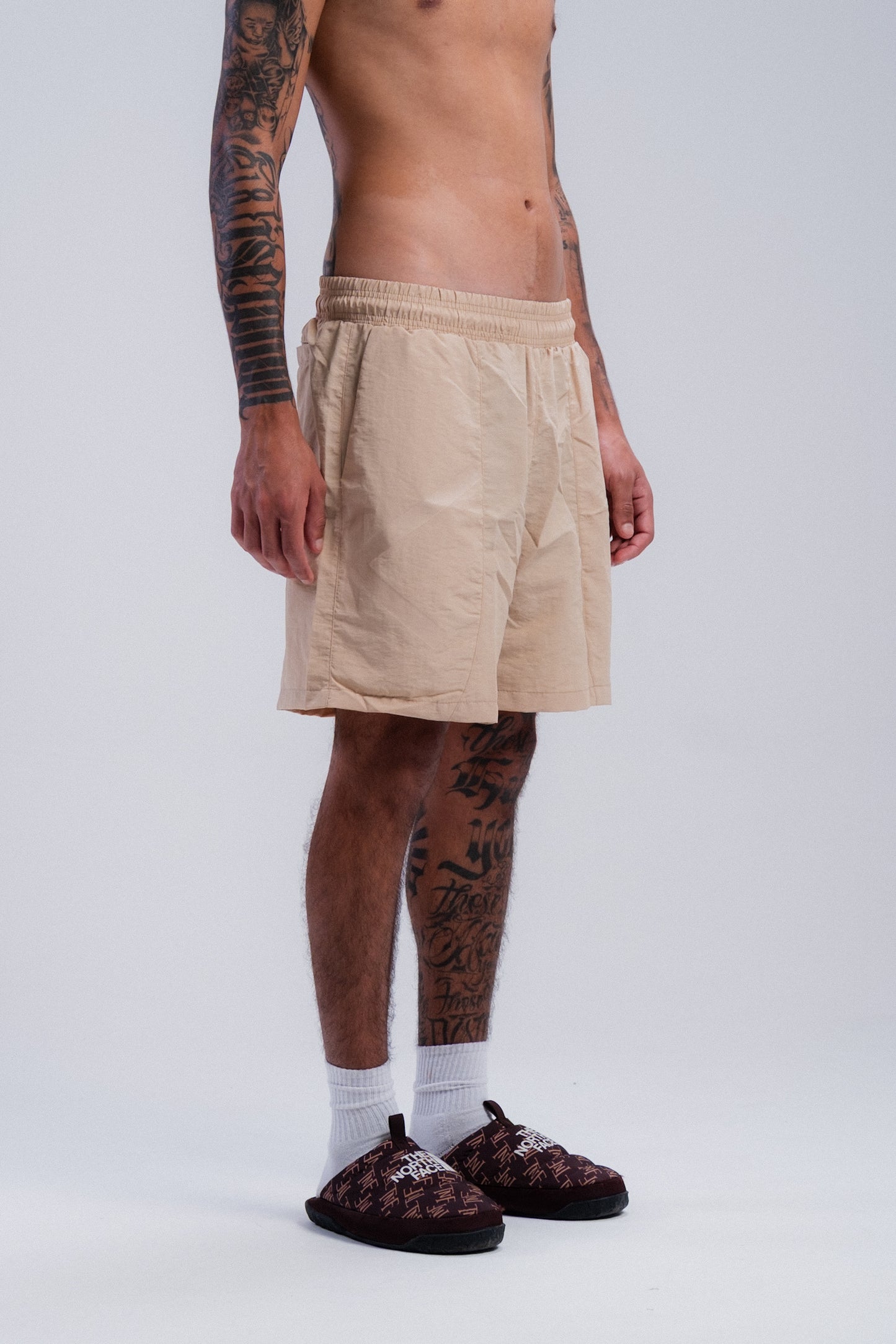 Bege Curto Shorts