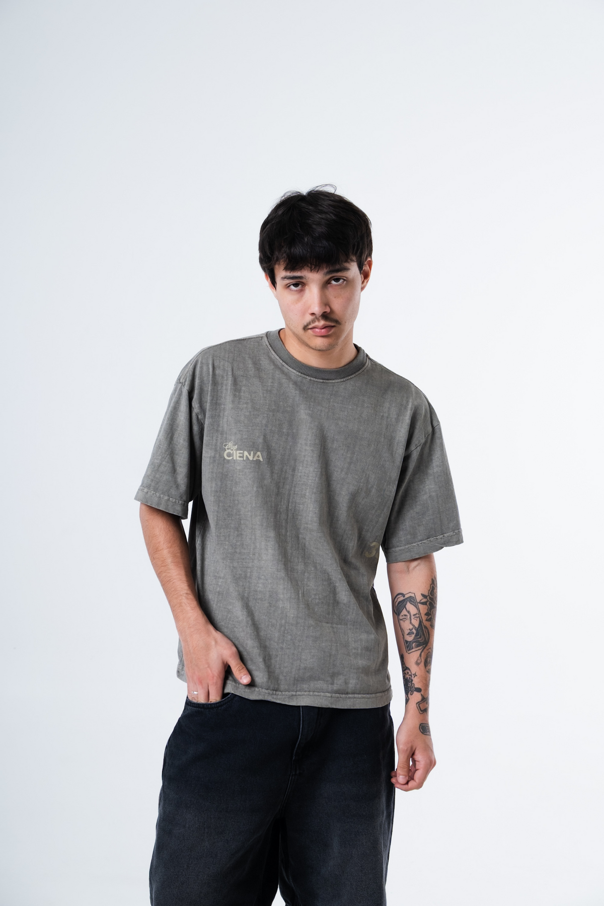 Lua 33 Classic Tee