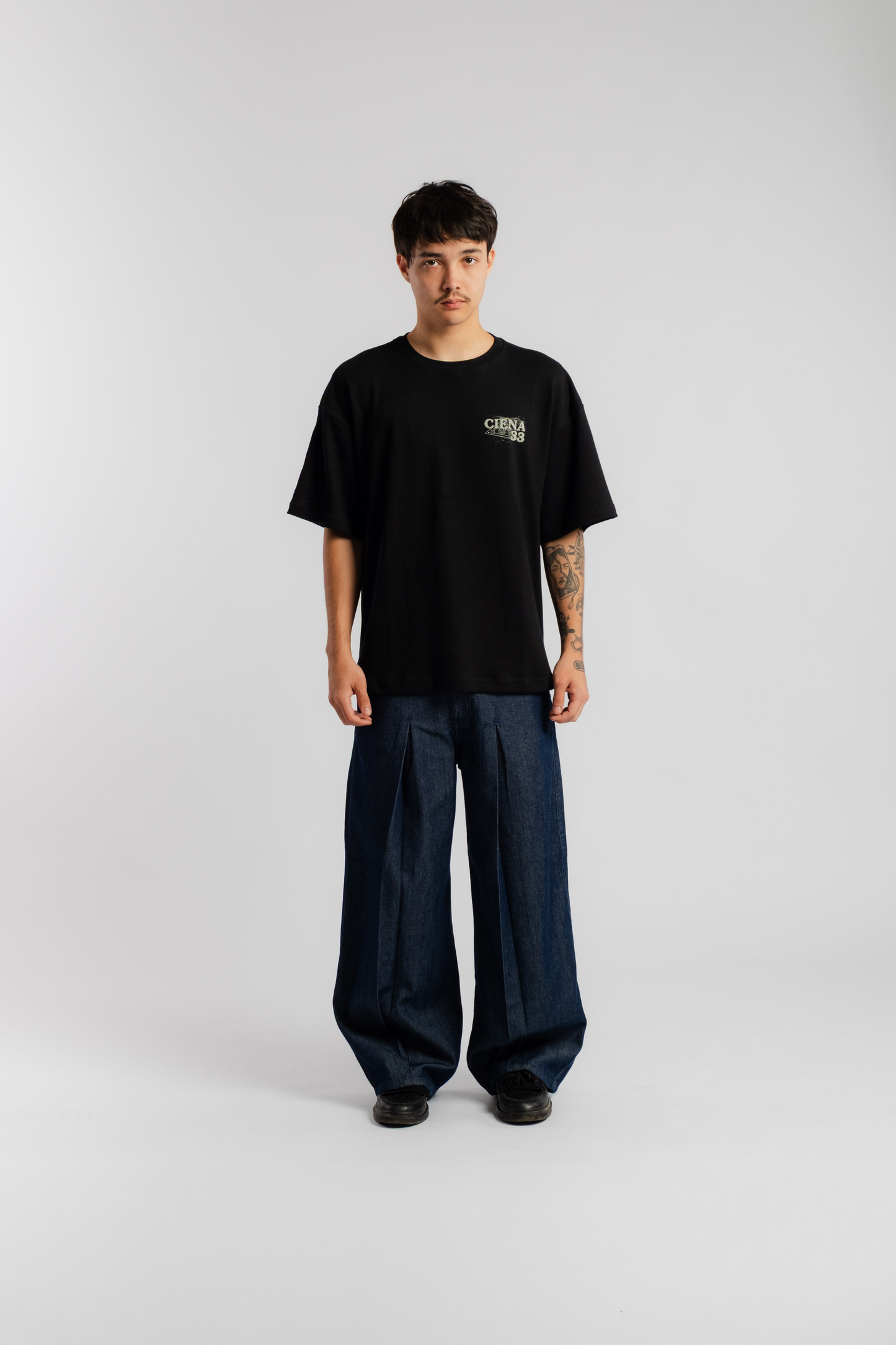 Figurinhas Heavy Tee