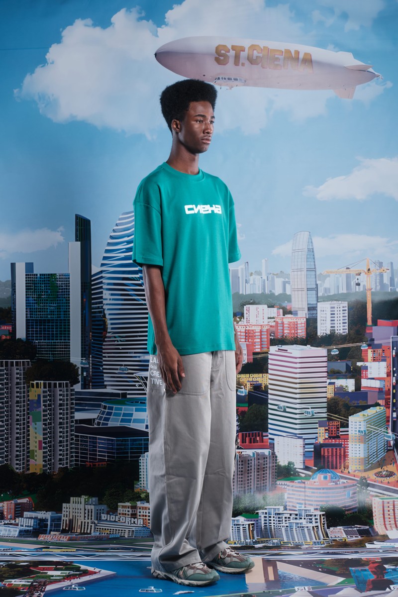 Credential Green Heavy Tee da CIENA - camiseta, foto no corpo